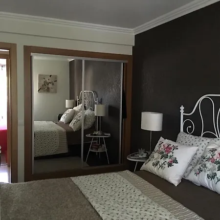 With 4 Bedrooms In Portimao, With Enclosed Garden And Wifi -