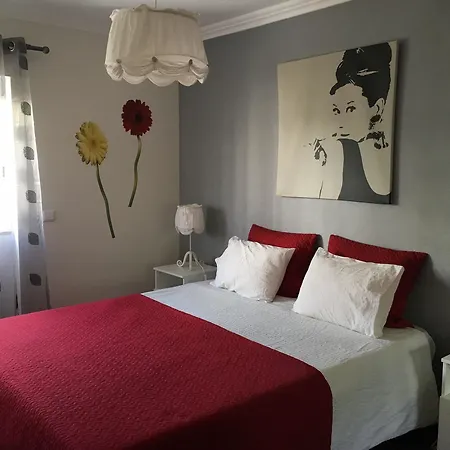 With 4 Bedrooms In Portimao, With Enclosed Garden And Wifi - Apartment