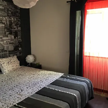 With 4 Bedrooms In Portimao, With Enclosed Garden And Wifi - *